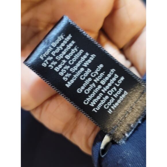 100% Polyester - Picture 8 of 9